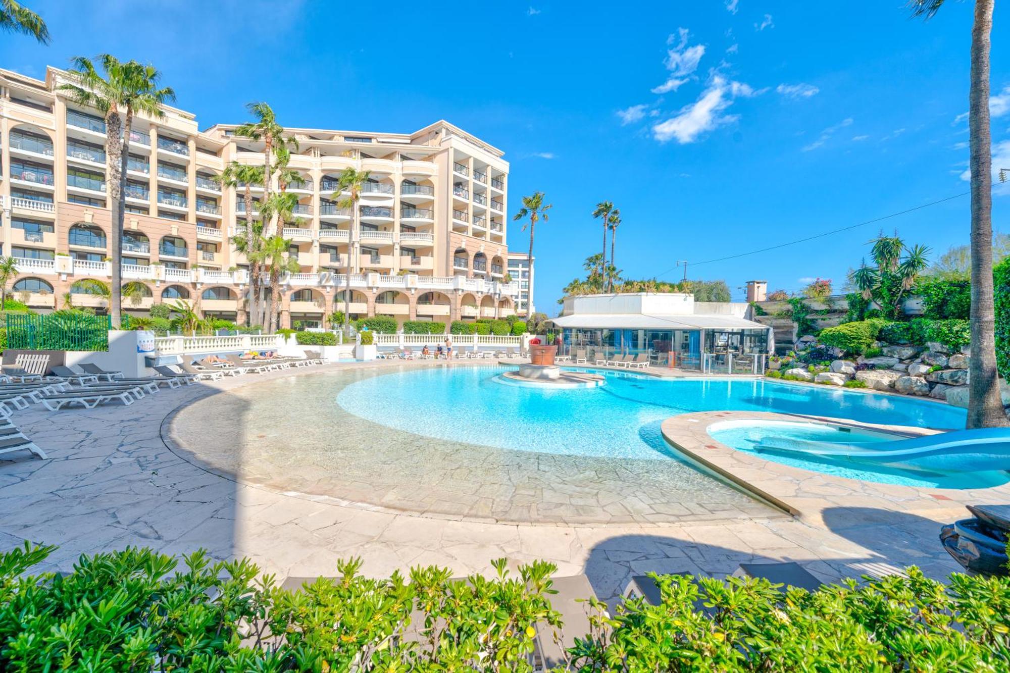 Residence La Palme D'Azur - Cannes Exteriör bild